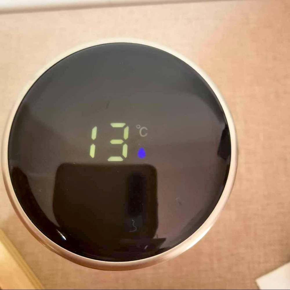 Digital battery tumbler